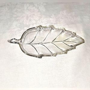 Elegant crystal leaf shaped dish